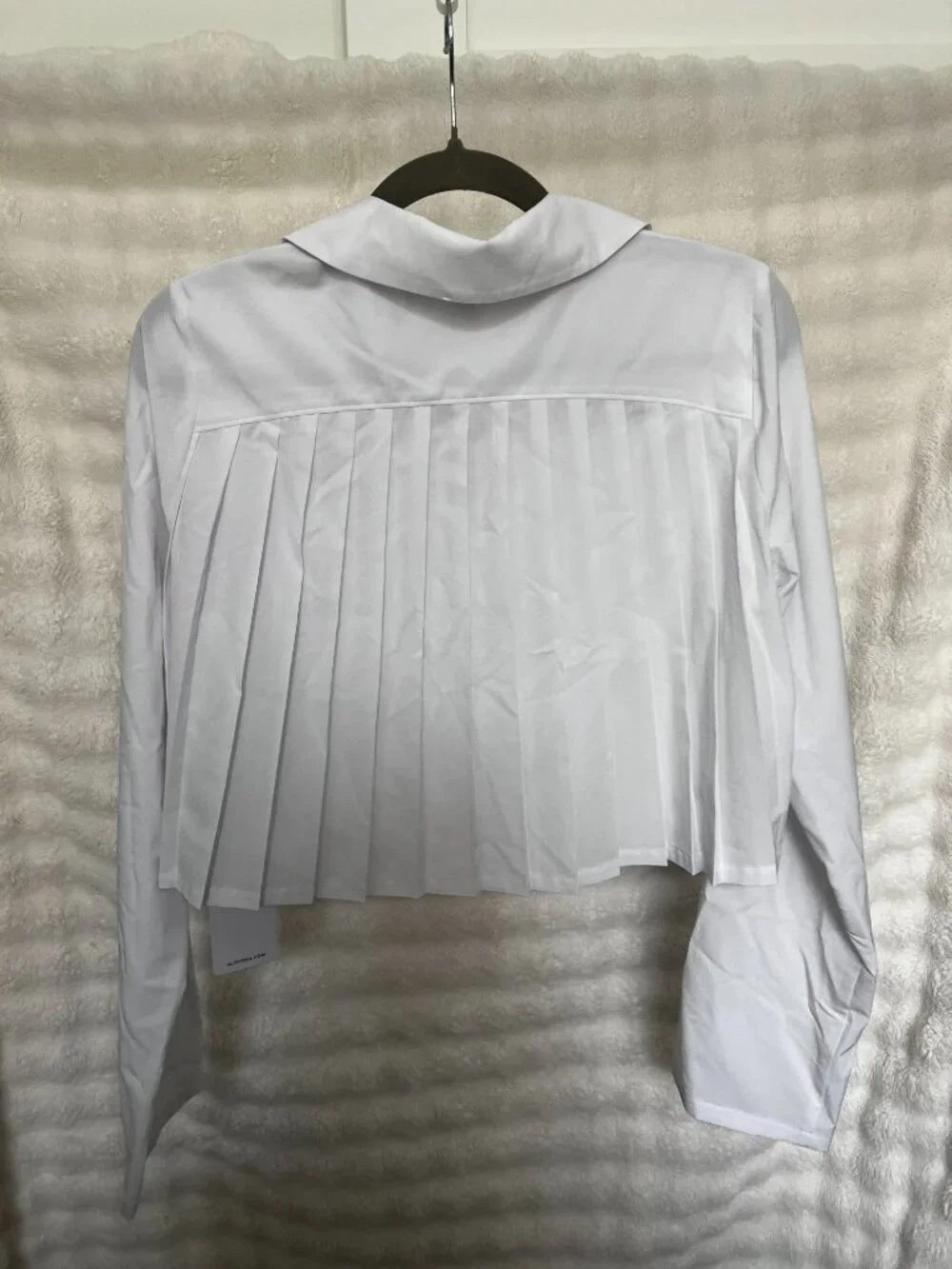 Alo Yoga NWT Cropped Take Me Out Button Up Shirt - White